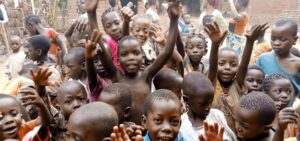 Lire la suite à propos de l’article Activité d’accompagnement sur les jeux collectifs d’enfants pour encourager le vivre ensemble à kabondozi    
